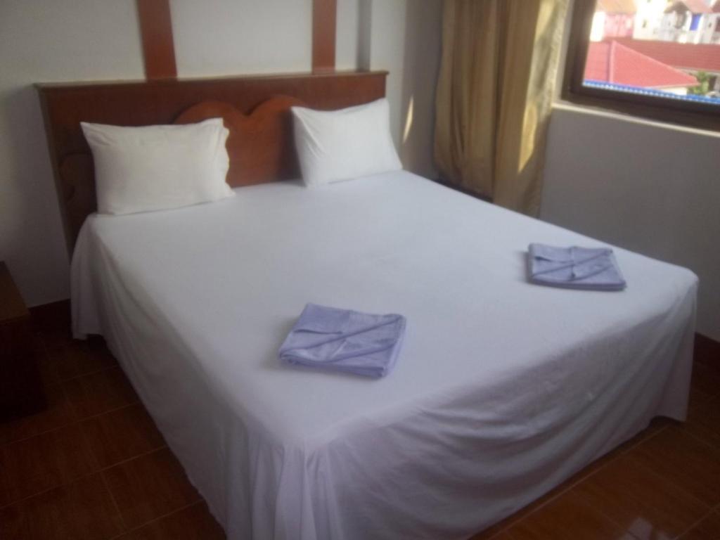 Centre Point Patong Hotel Room photo